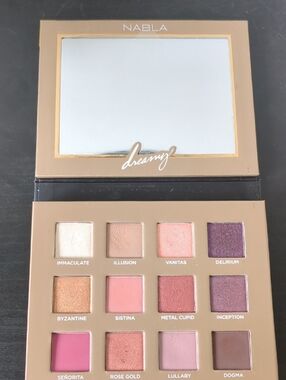 Nabla Dreamy eyeshadow palette